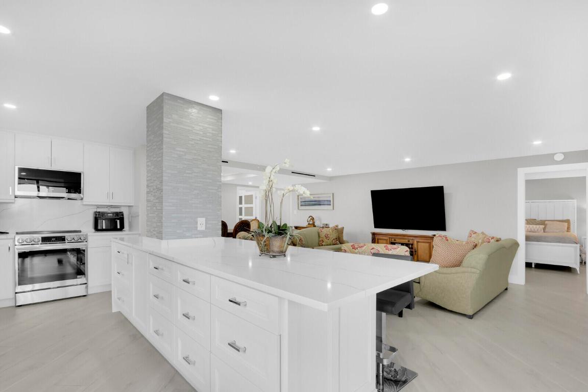 EASTPOINTE CONDO - Residential Lease