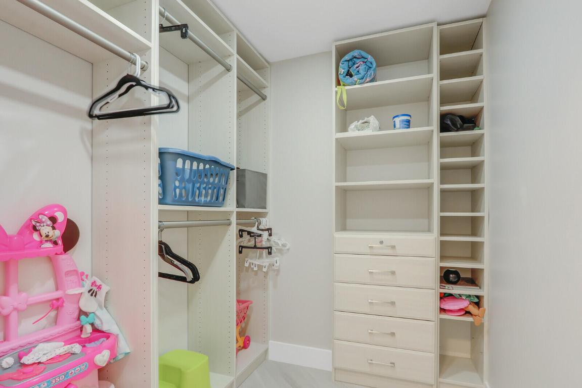 EASTPOINTE CONDO - Residential Lease