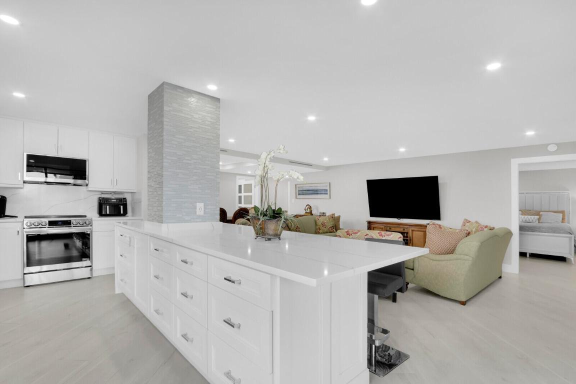 EASTPOINTE CONDO - Residential Lease