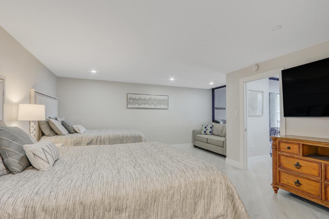 EASTPOINTE CONDO - Residential Lease