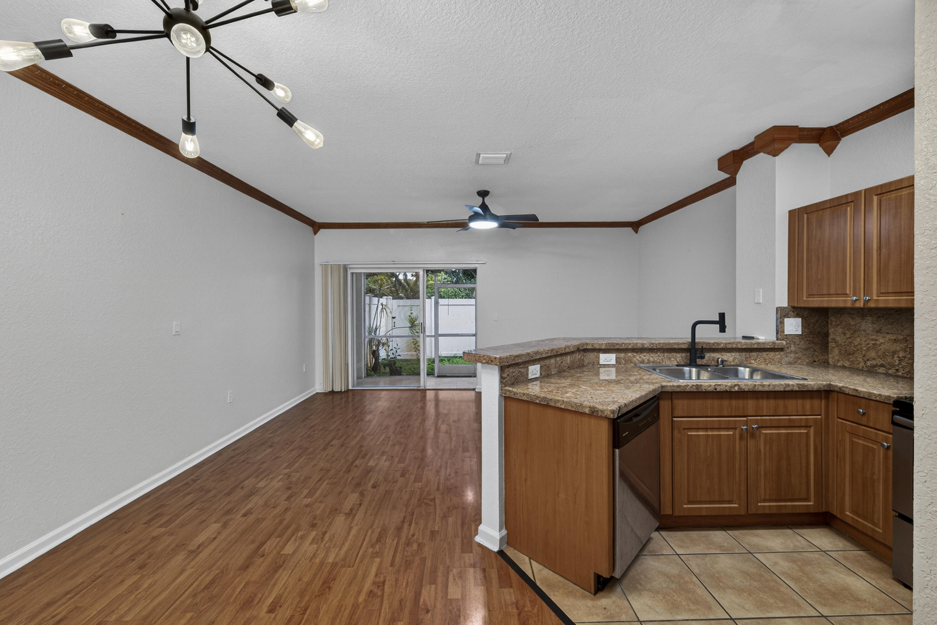 CATALINA PLACE - Residential