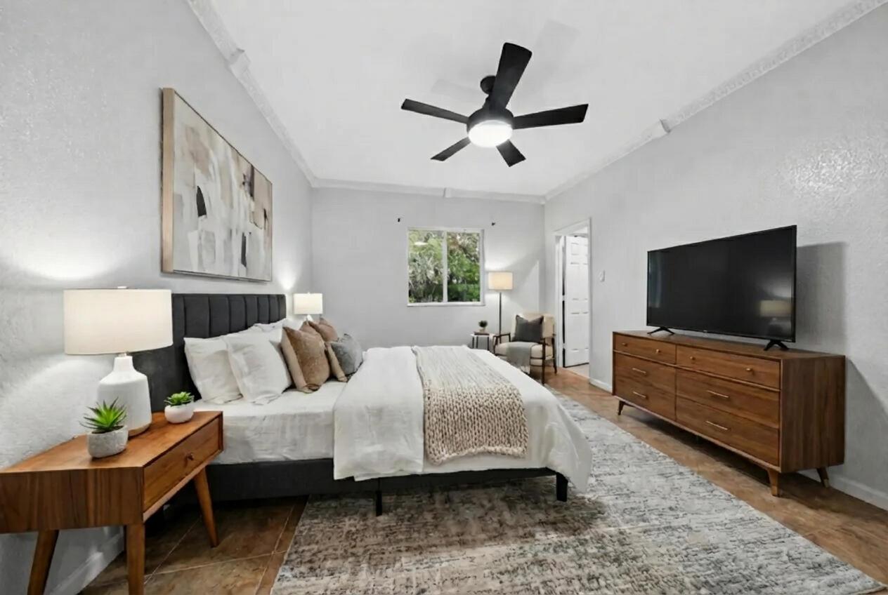 CATALINA PLACE - Residential