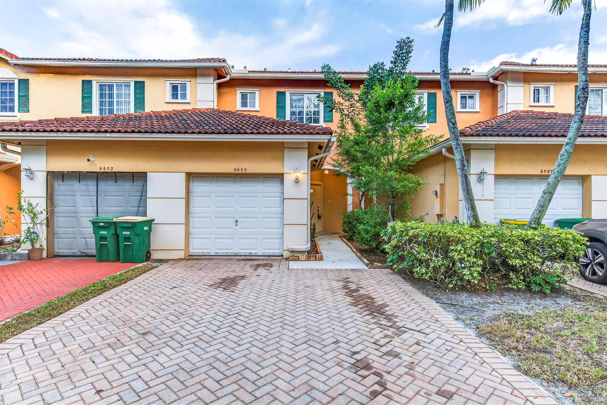 CATALINA PLACE - Residential