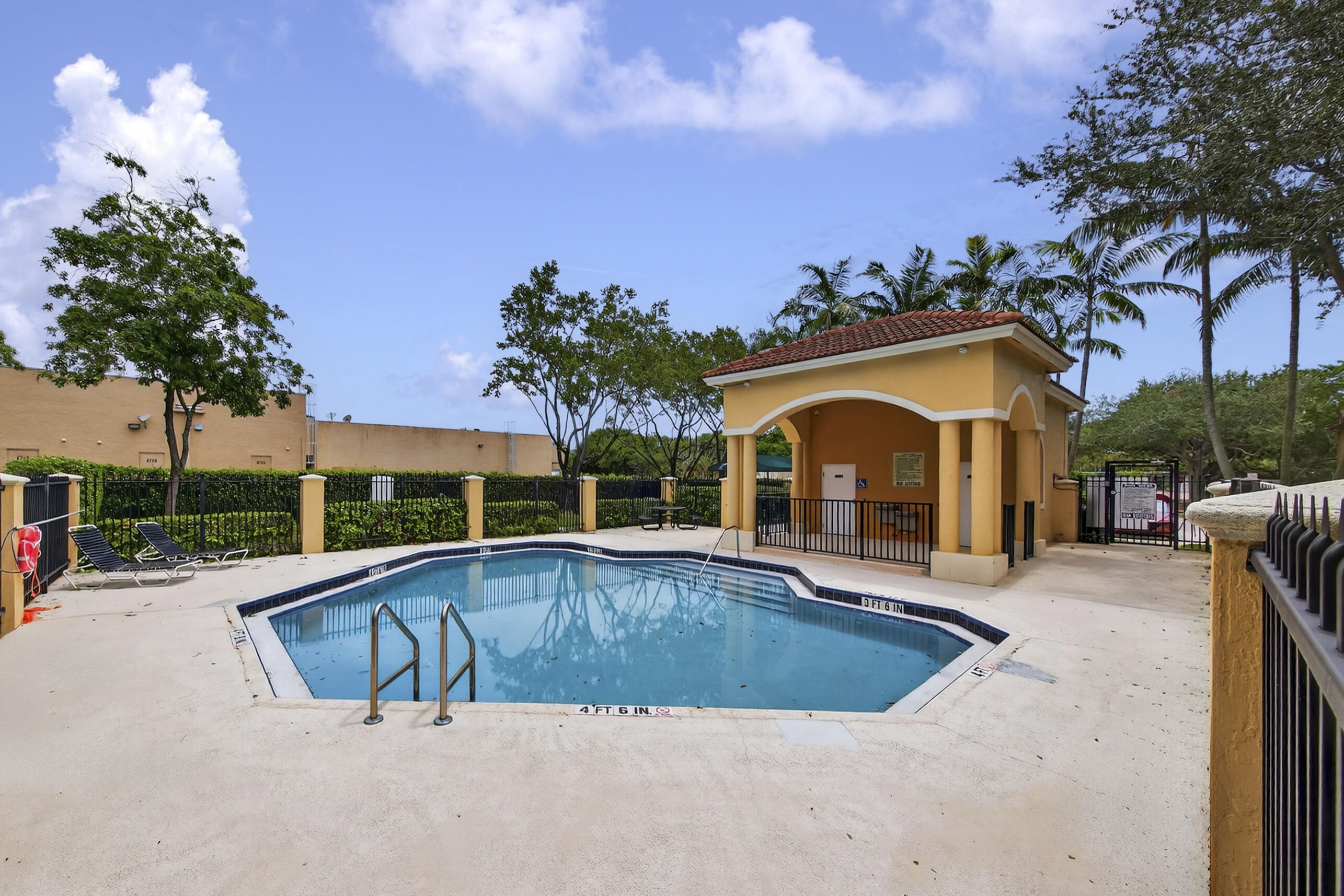 CATALINA PLACE - Residential