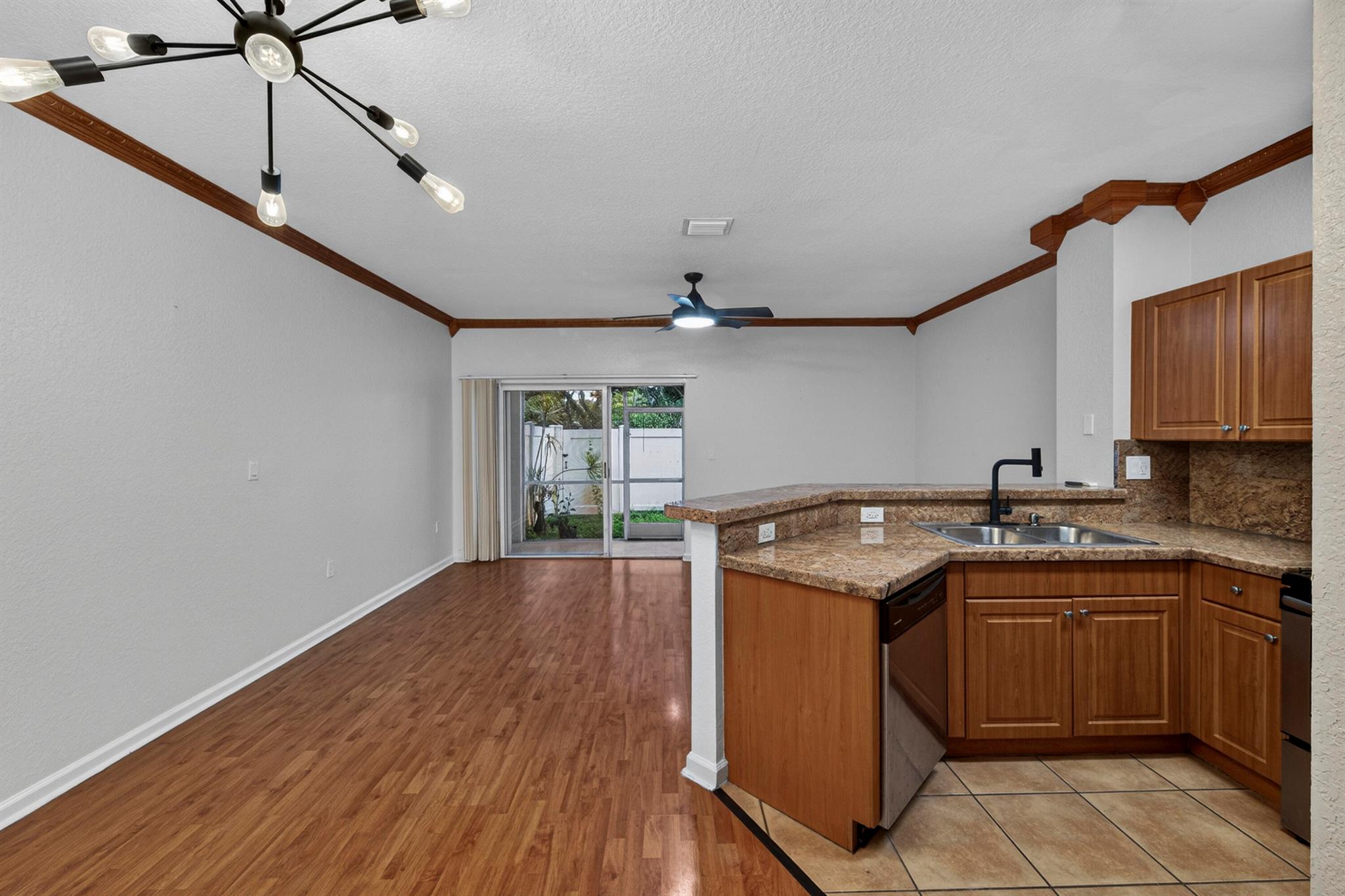 CATALINA PLACE - Residential