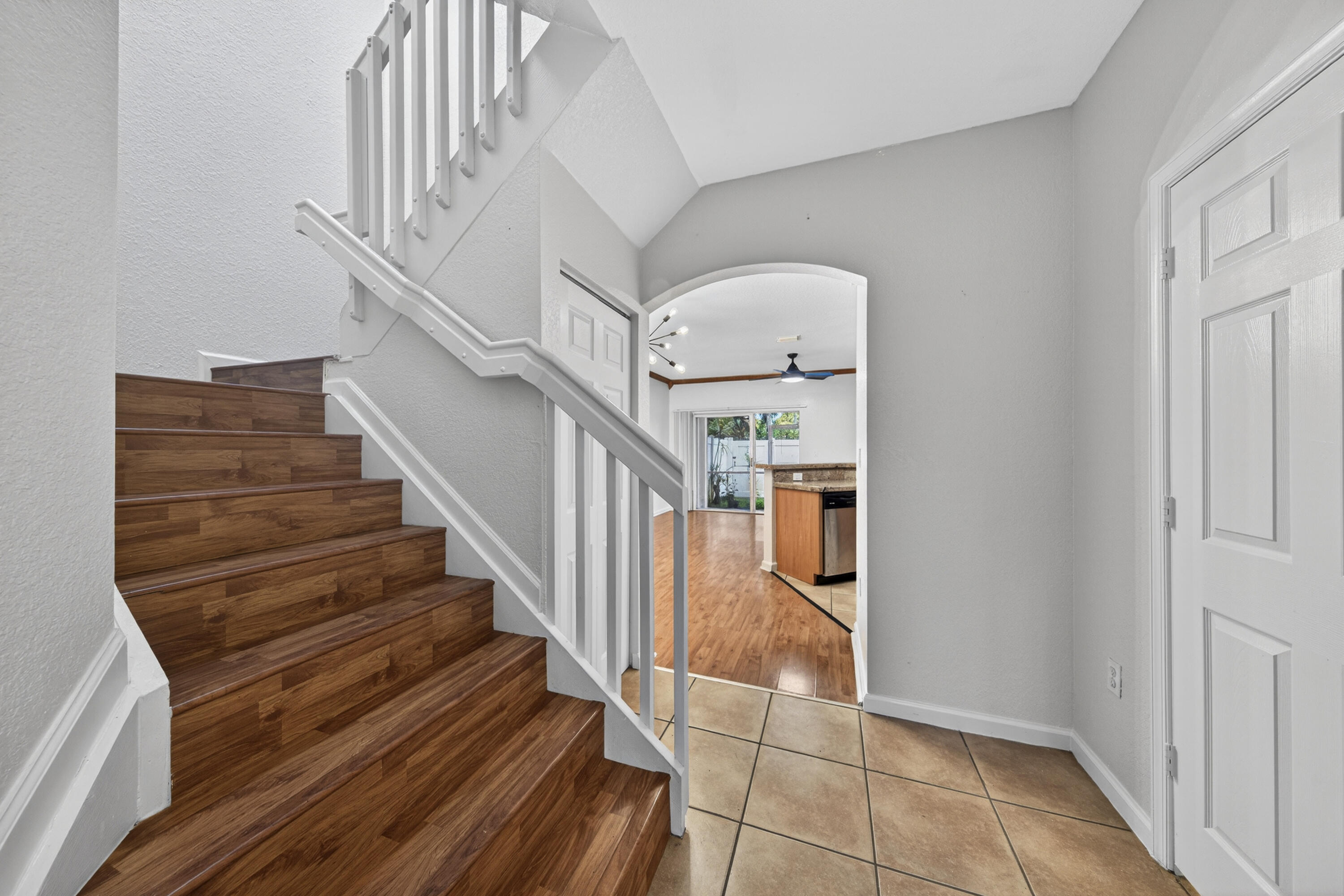 CATALINA PLACE - Residential