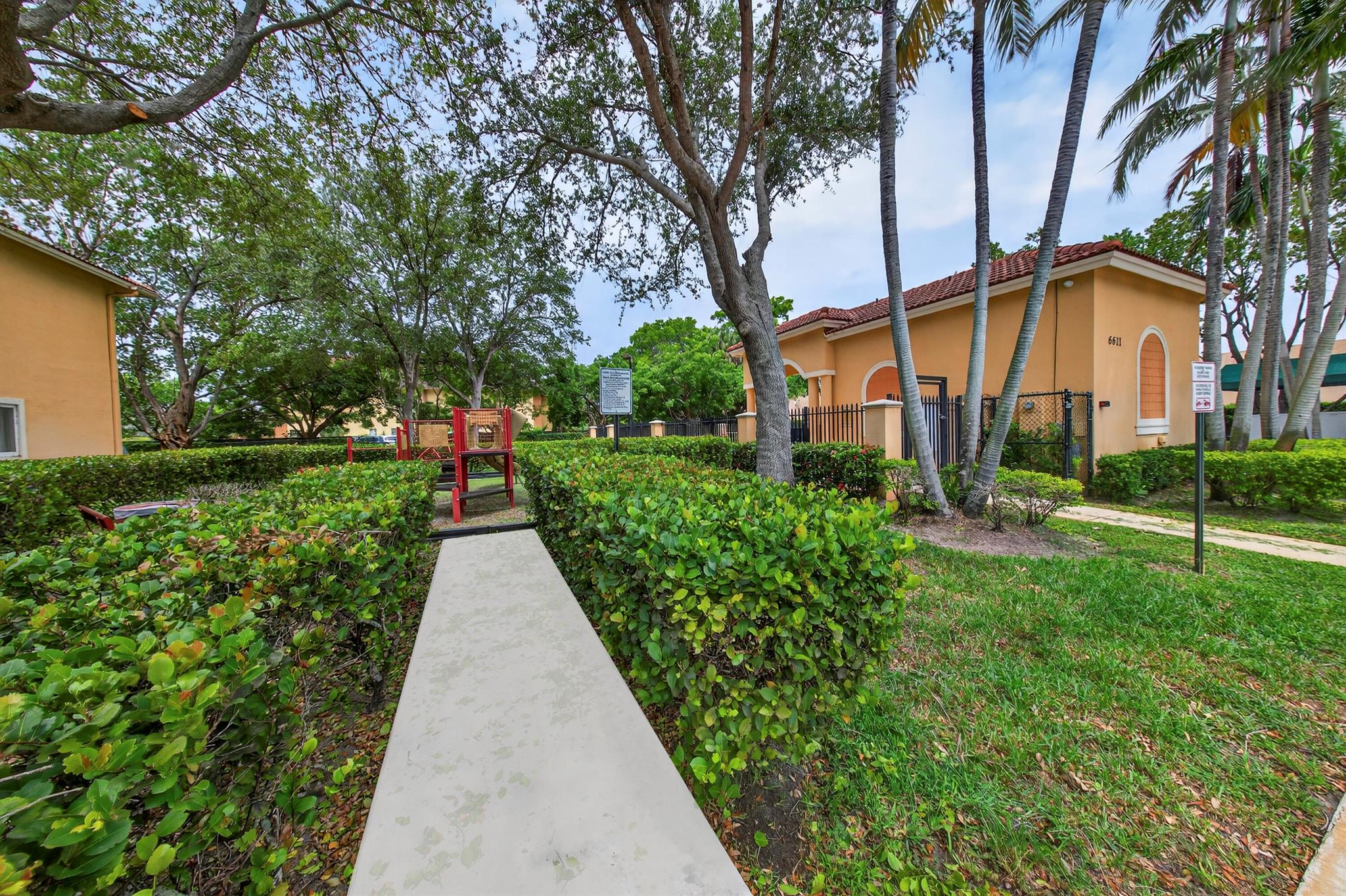 CATALINA PLACE - Residential
