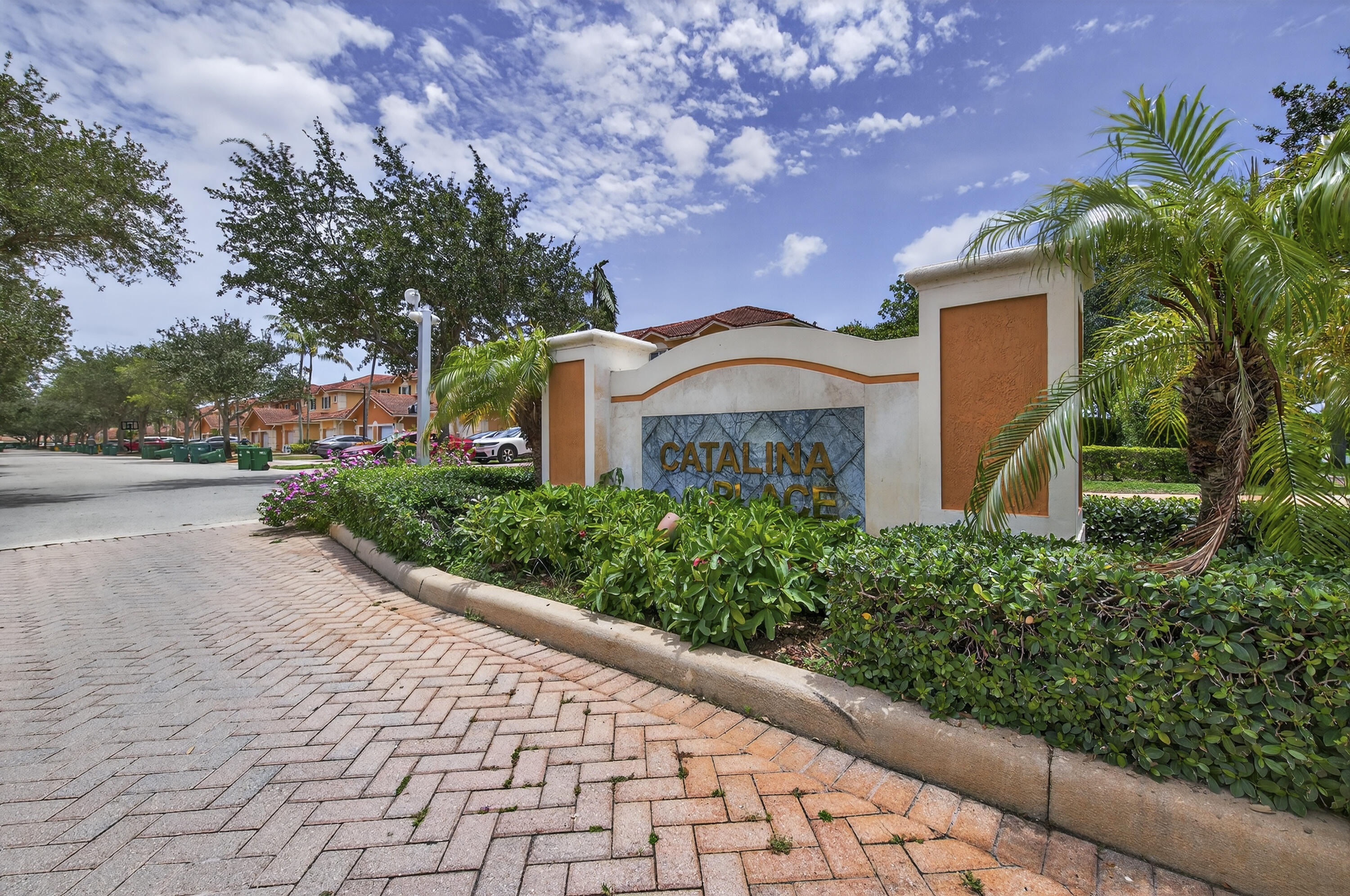 CATALINA PLACE - Residential