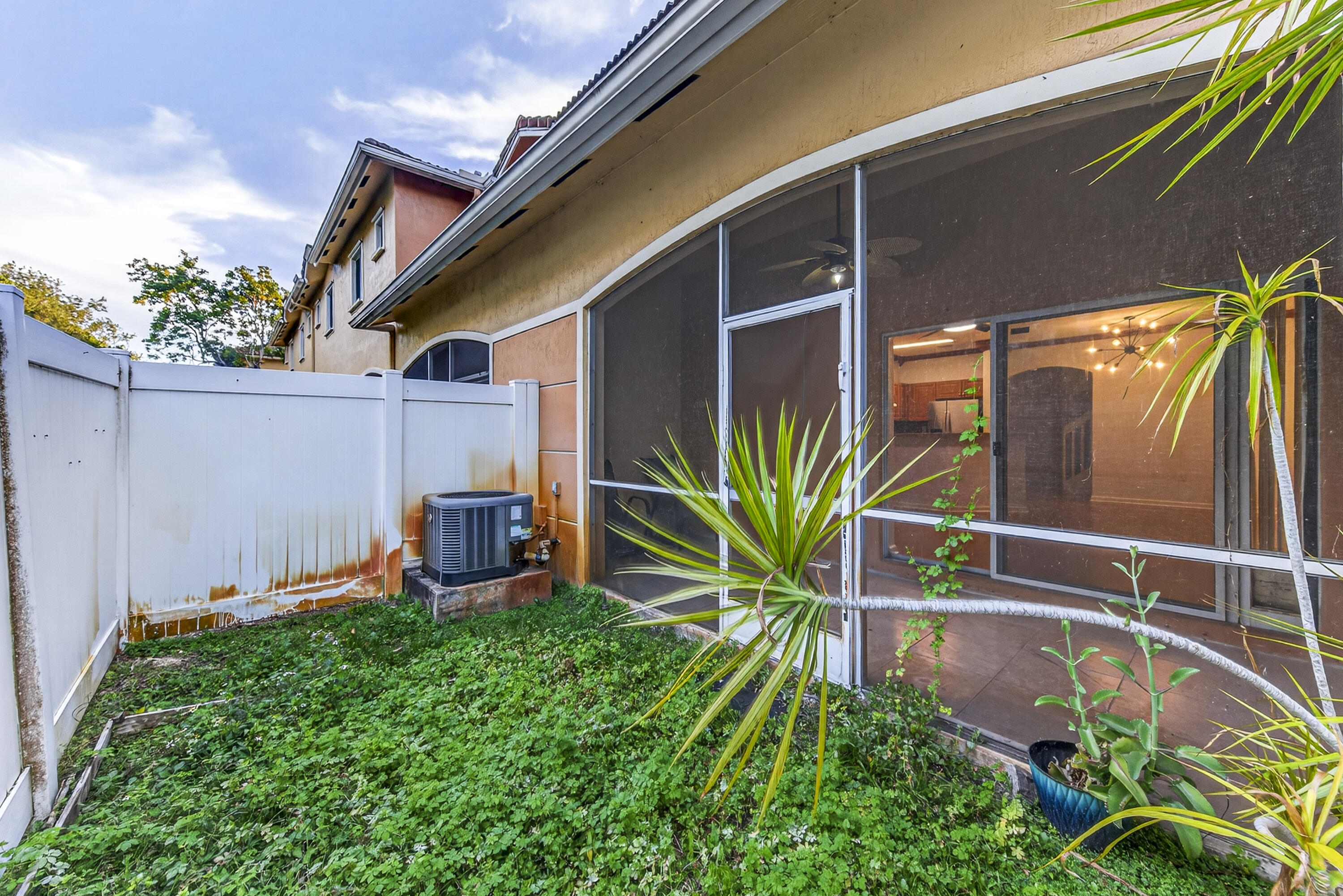 CATALINA PLACE - Residential