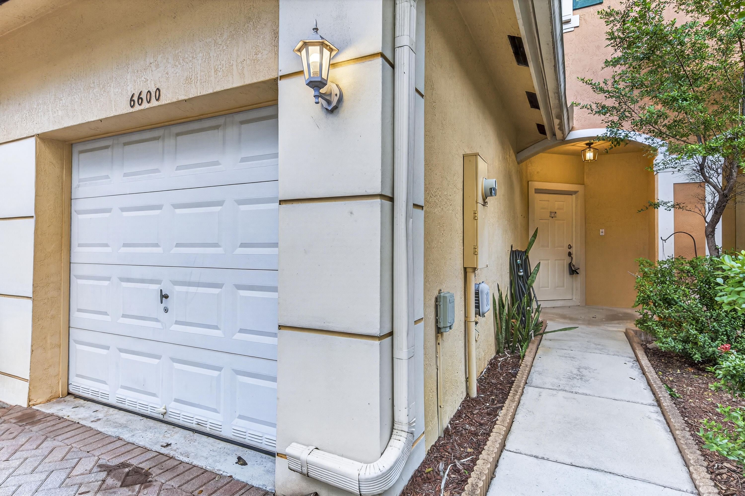 CATALINA PLACE - Residential