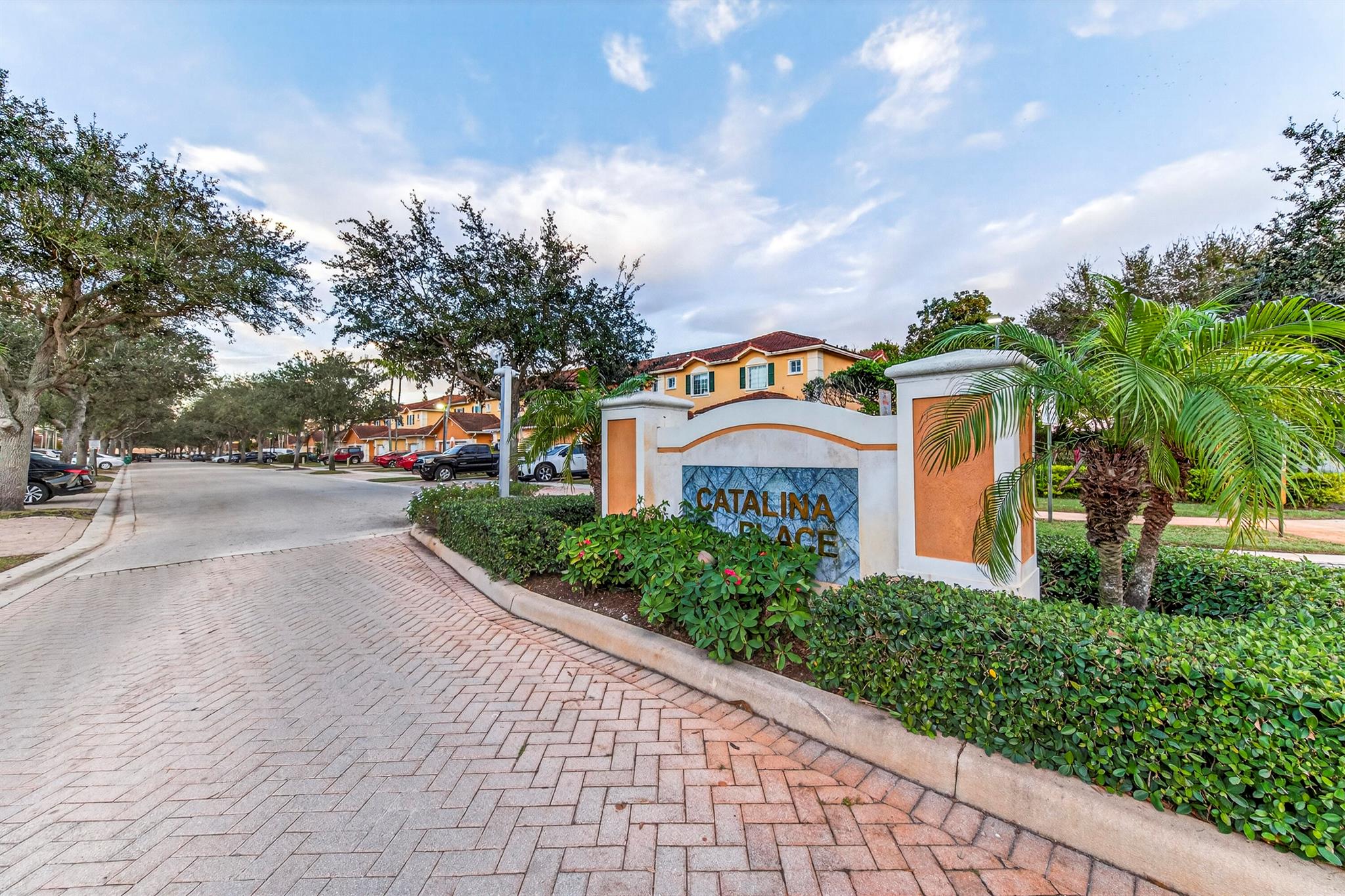 CATALINA PLACE - Residential