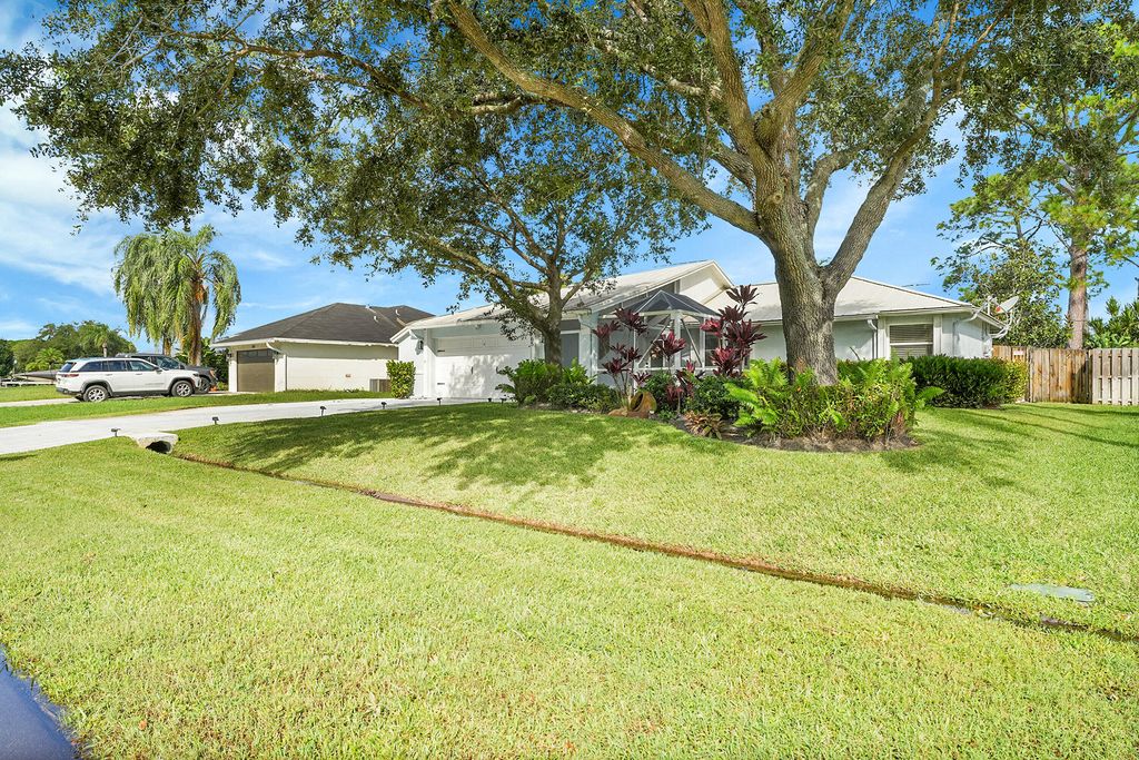 Photo of 265 SE Todd Avenue, Port Saint Lucie, FL 34983 (MLS # R11131767)