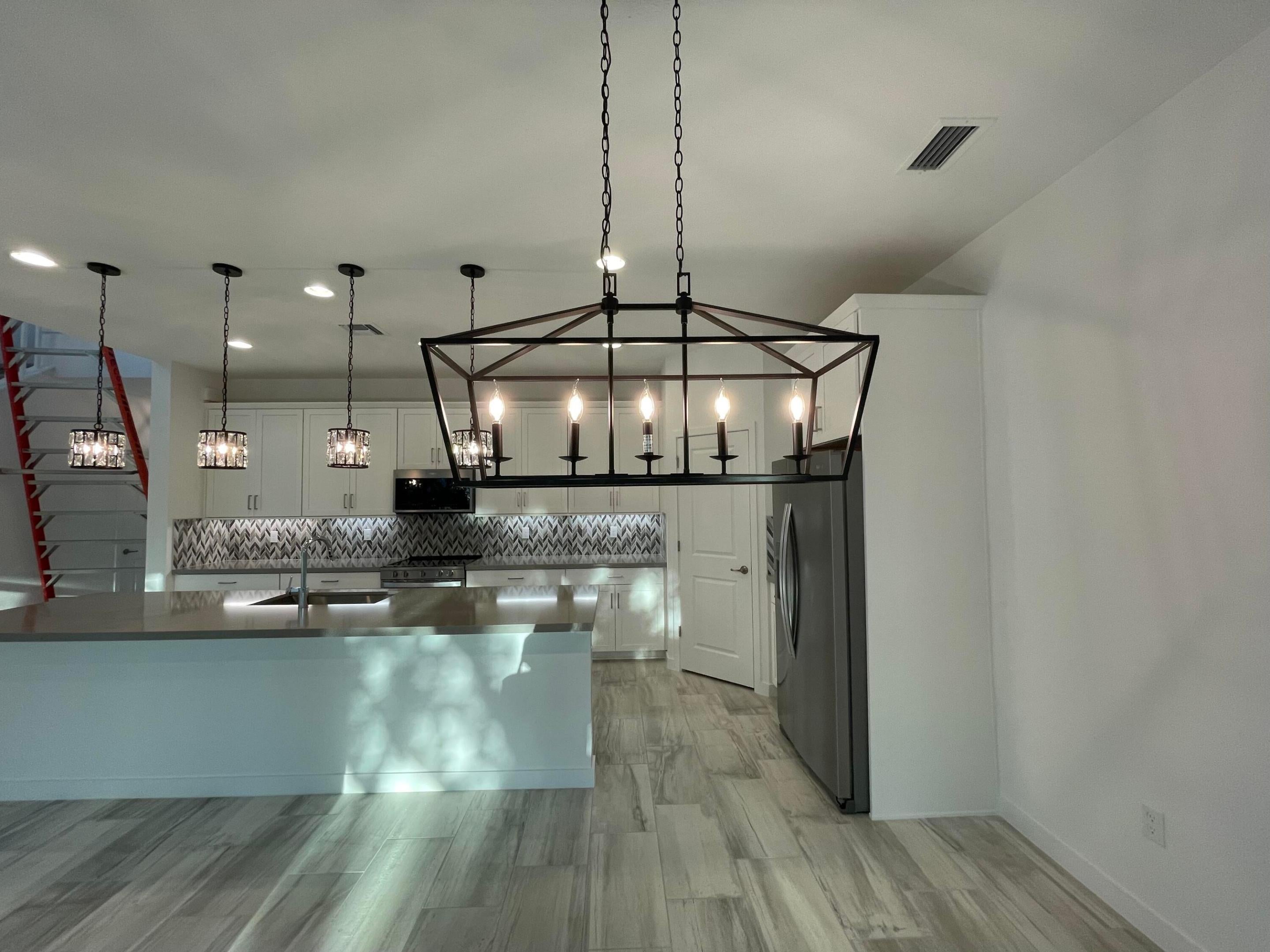 Properties 4415 Arcturus Lane