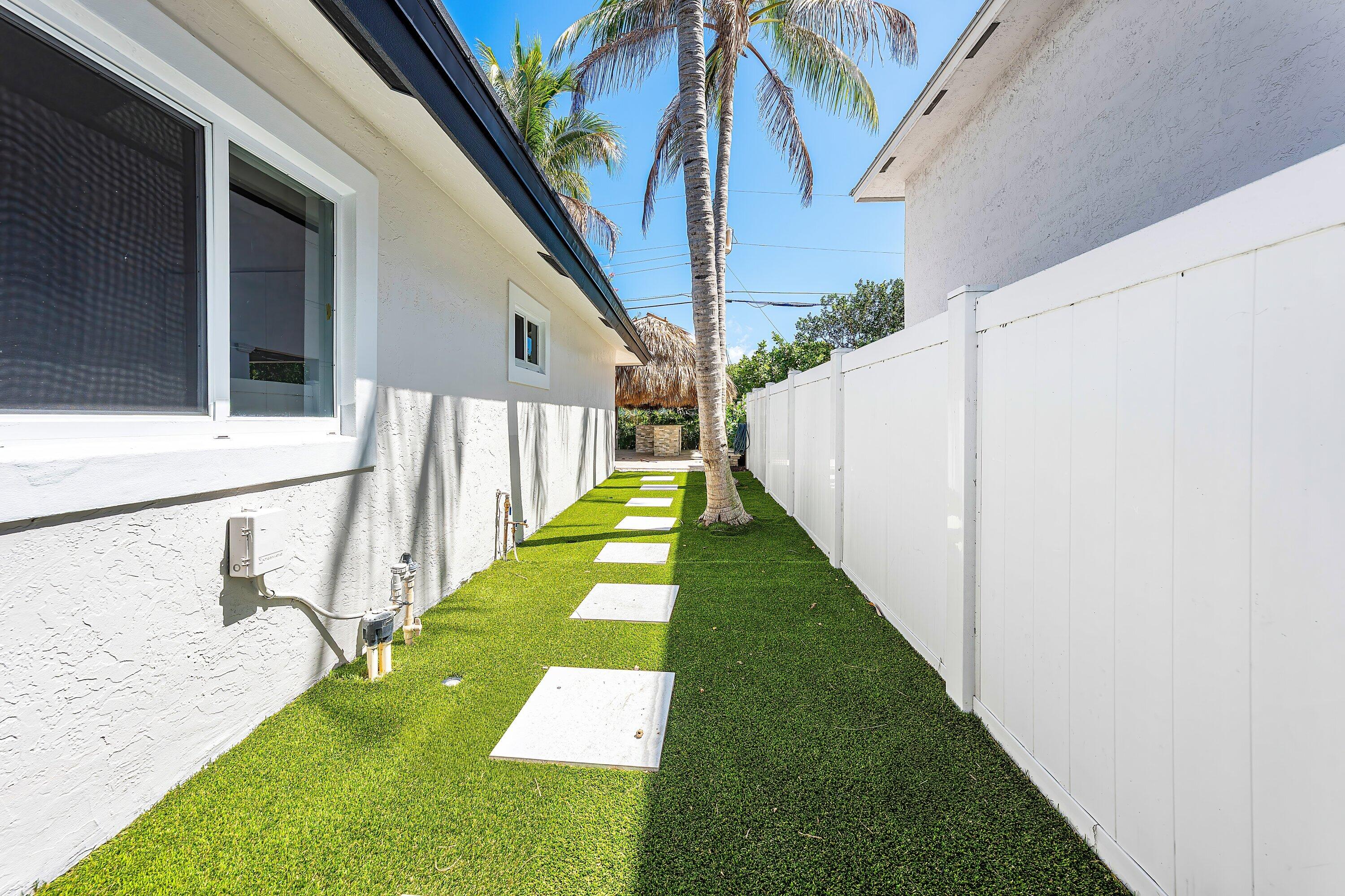 BOCA VILLAS - Residential