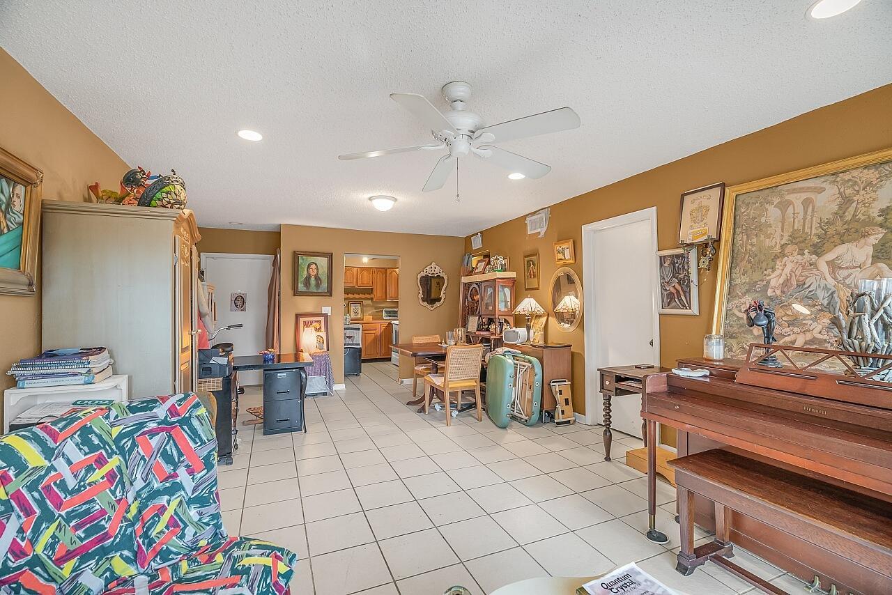 WELLEBY TOWNHOME 1 CONDO - Residential