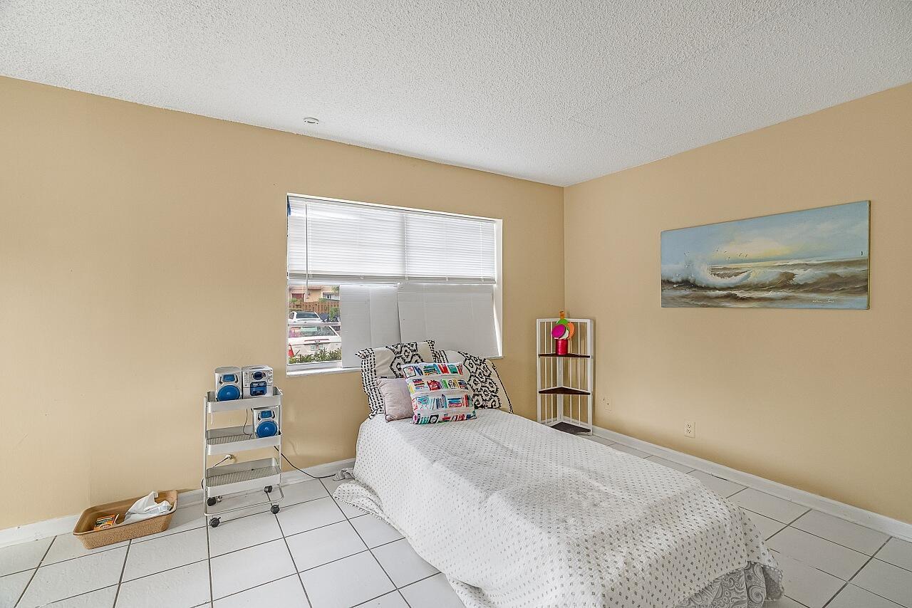 WELLEBY TOWNHOME 1 CONDO - Residential