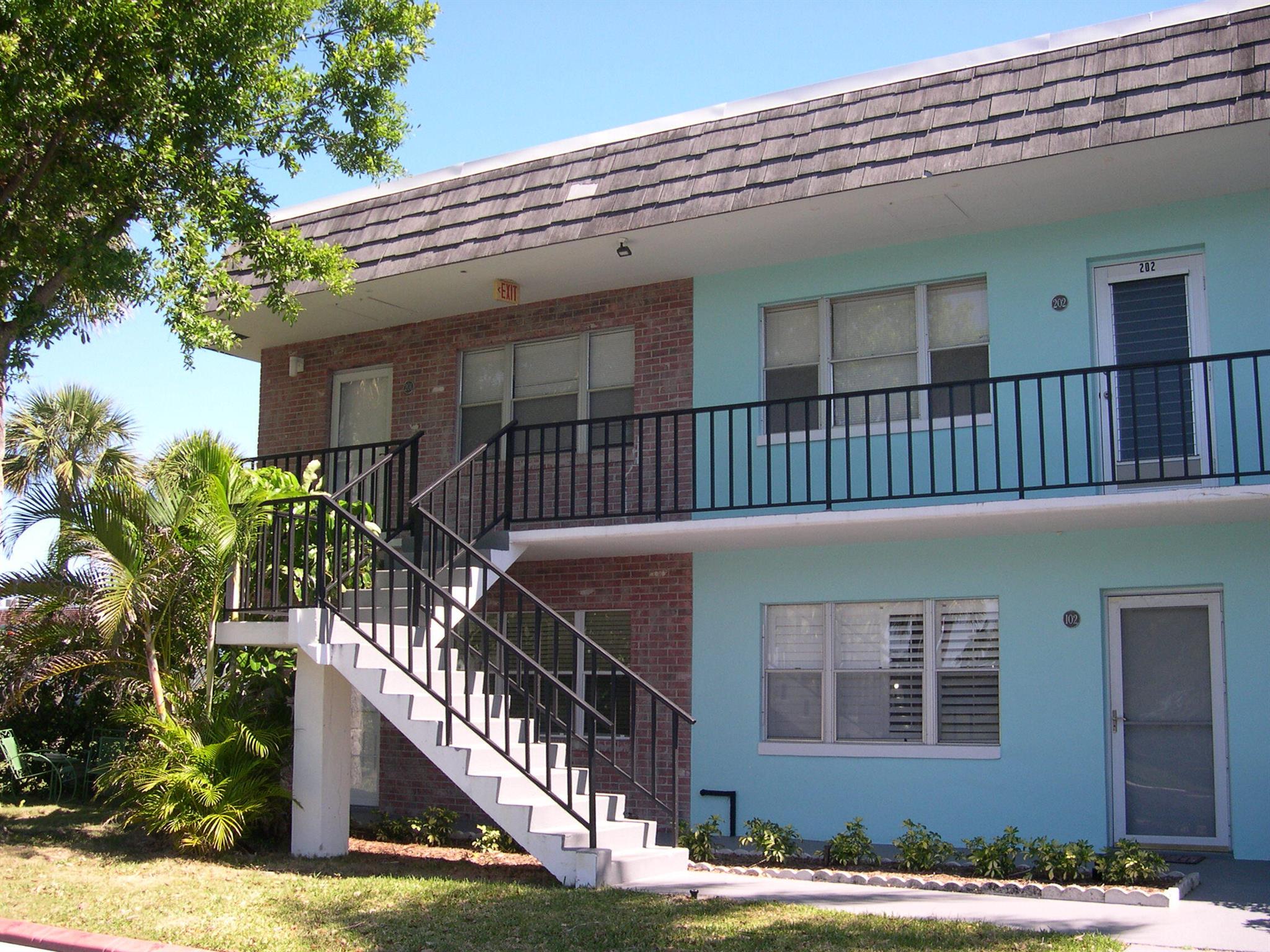 1200 Colonnades Drive 201, Fort Pierce, FL, 34949/$127,500 1 1200 Colonnades Drive 201