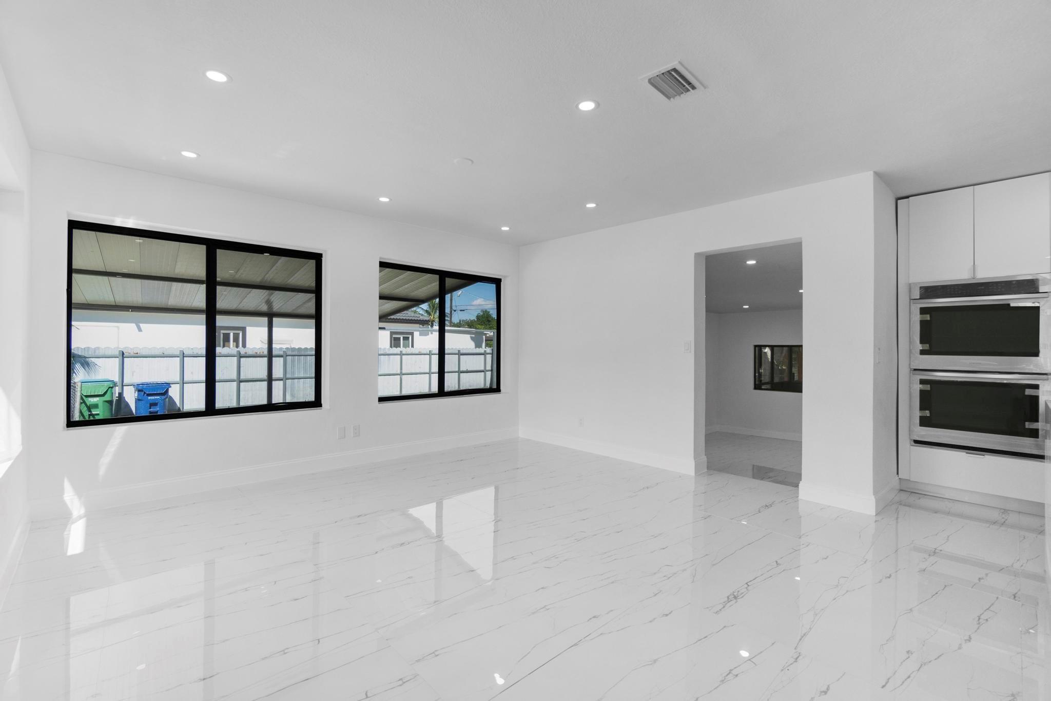 Venetian Gardens Rev - Residential