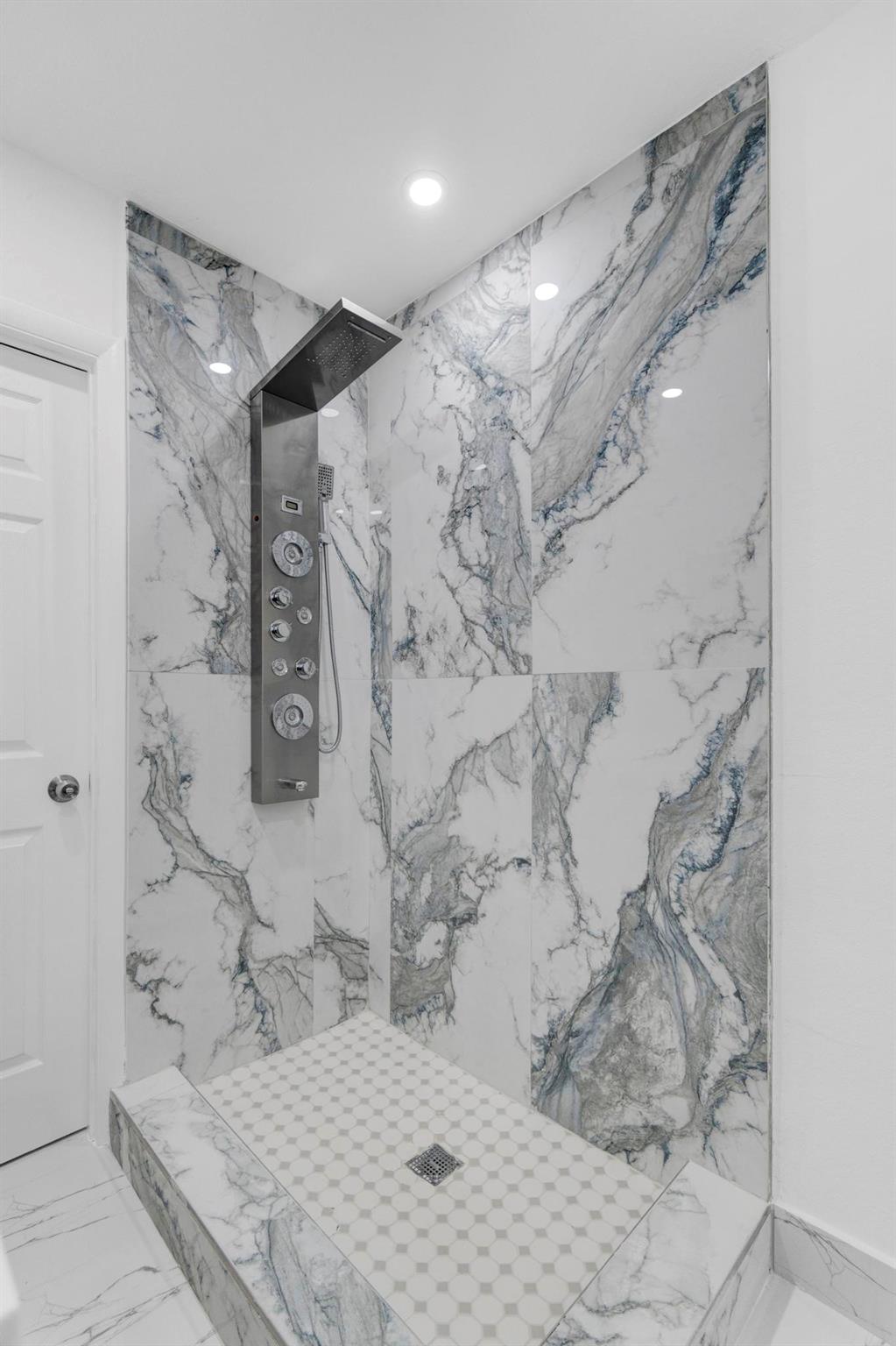 Venetian Gardens Rev - Residential