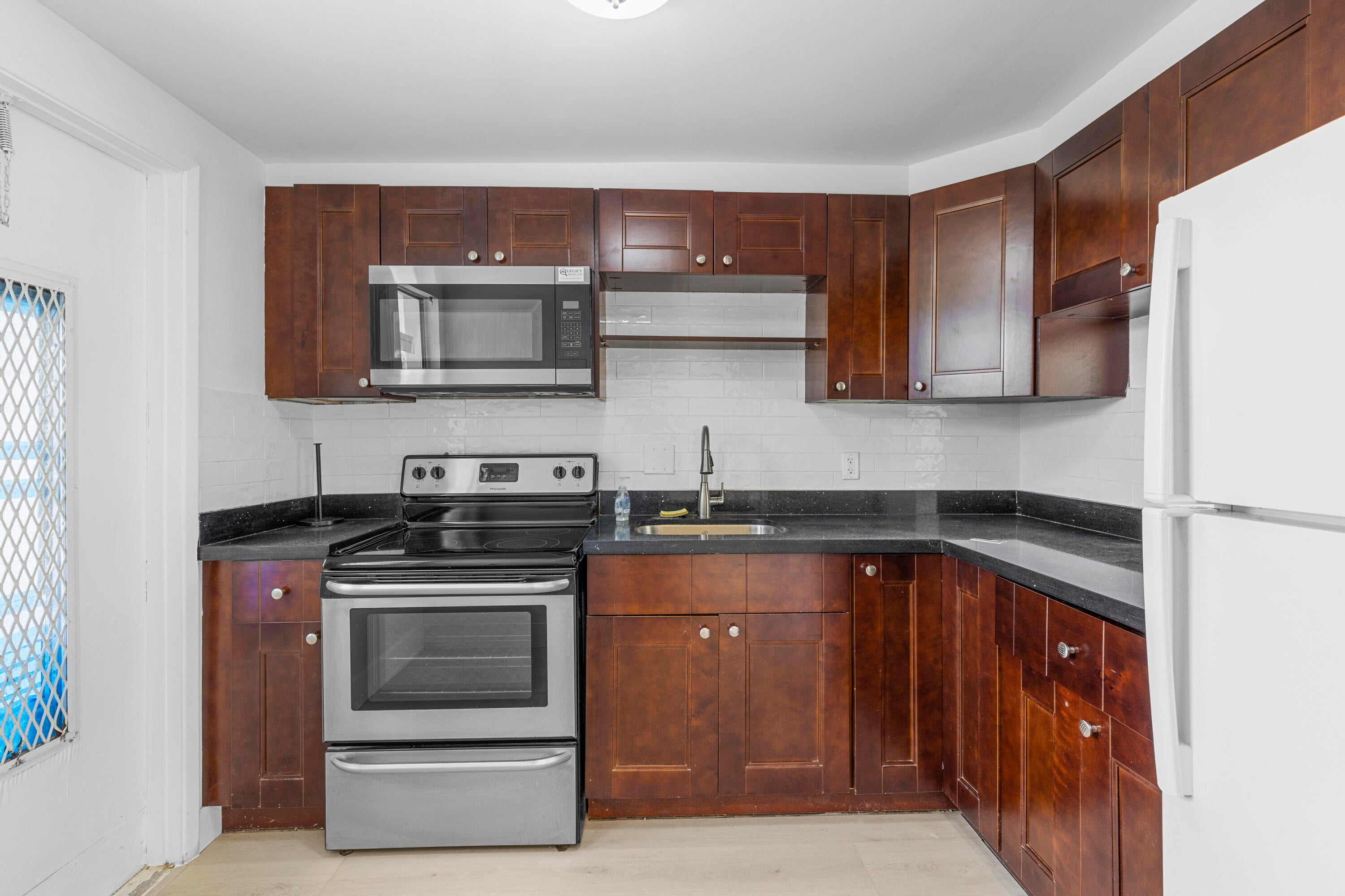 3201 NE 8th Street 206