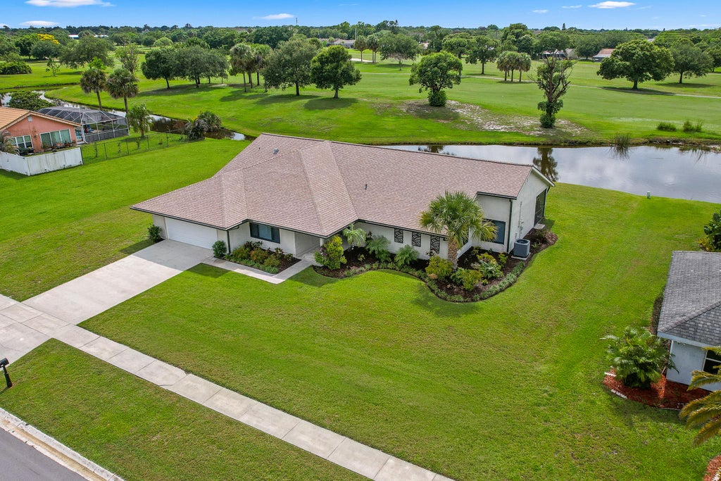 Photo of 2101 SE Erwin Road, Port Saint Lucie, FL 34952 (MLS # B26067691)