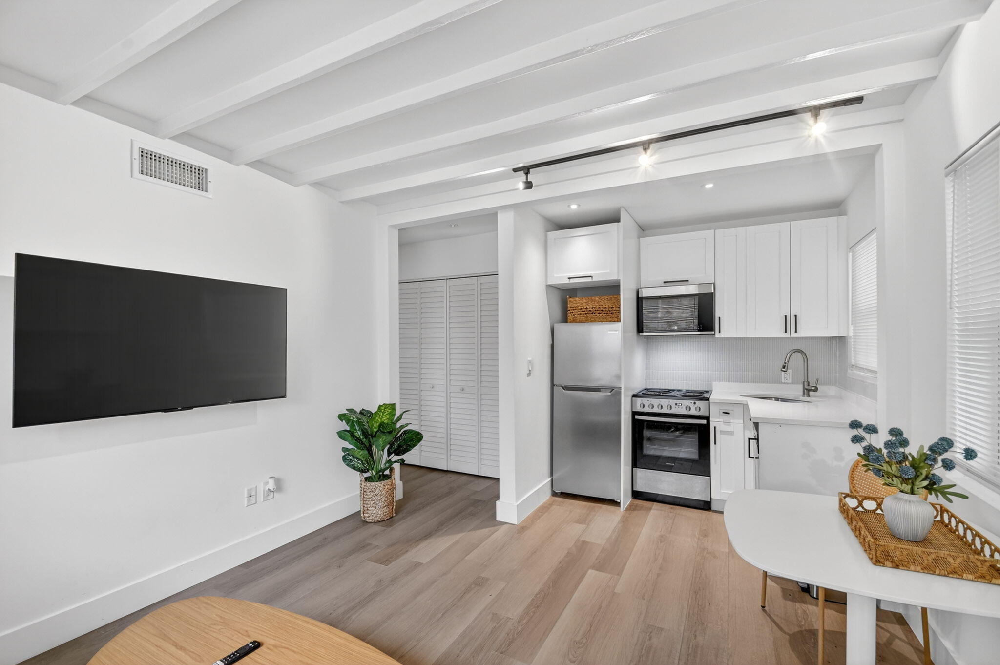 NORTH PALM BCH 1 - Residential
