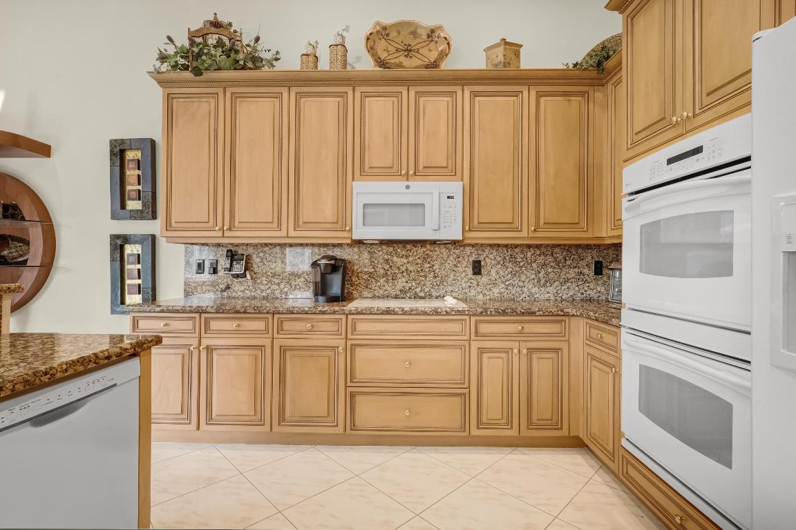 BELLAGGIO, TOWNE PARK - Residential