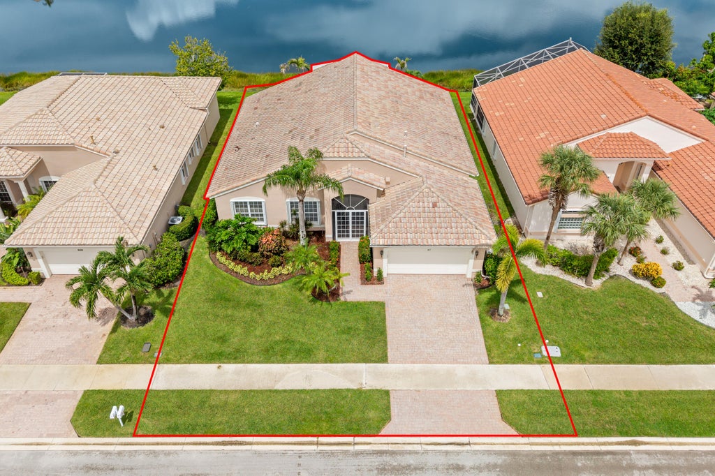 Photo of 407 NW SHOREVIEW Drive, Port Saint Lucie, FL 34986 (MLS # B26075406)