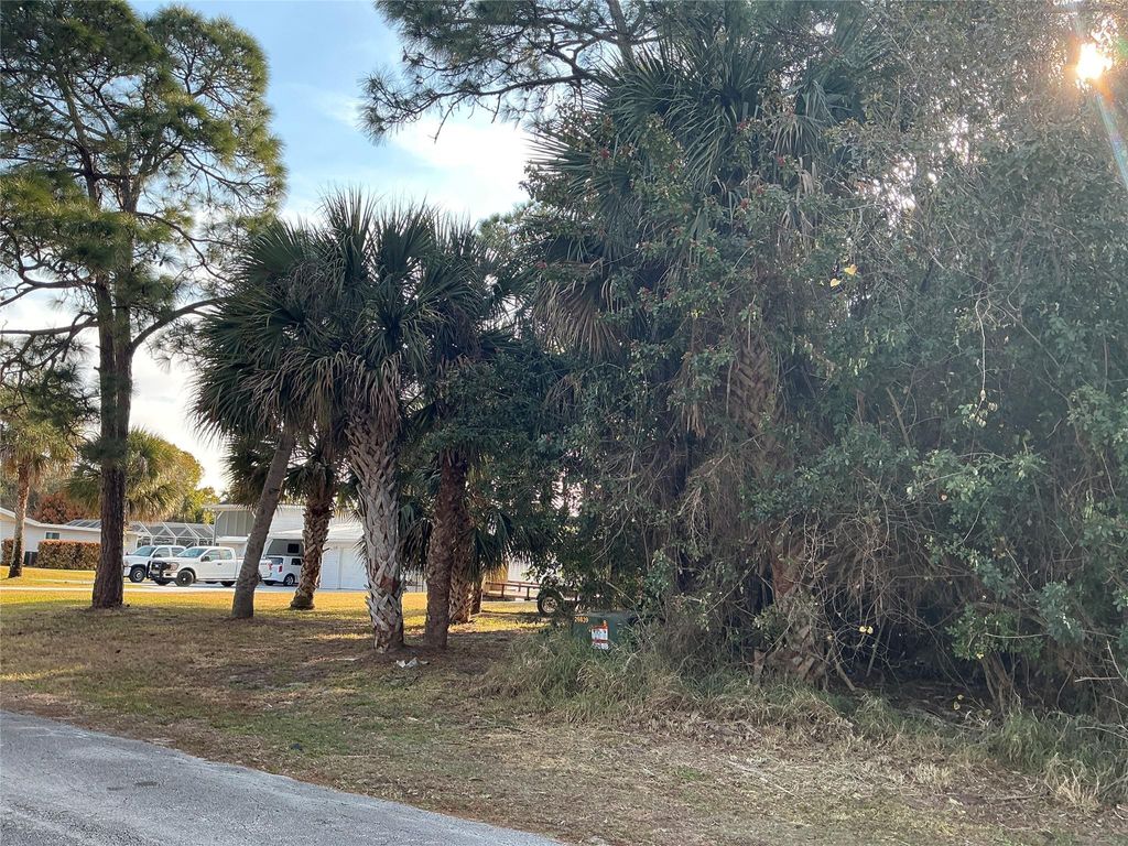 Photo of 557 Drawdy Way, Sebastian, FL 32958 (MLS # F10555031)