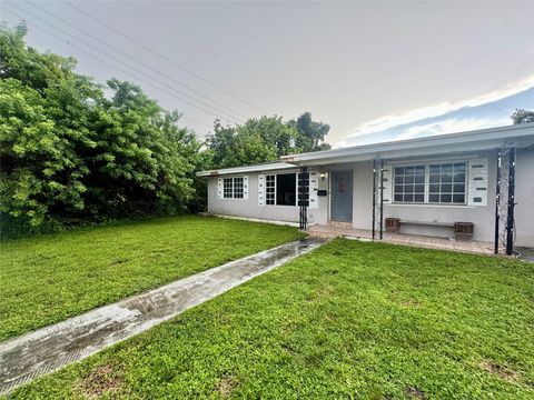 1212 S 26th Ave Hollywood FL 33020