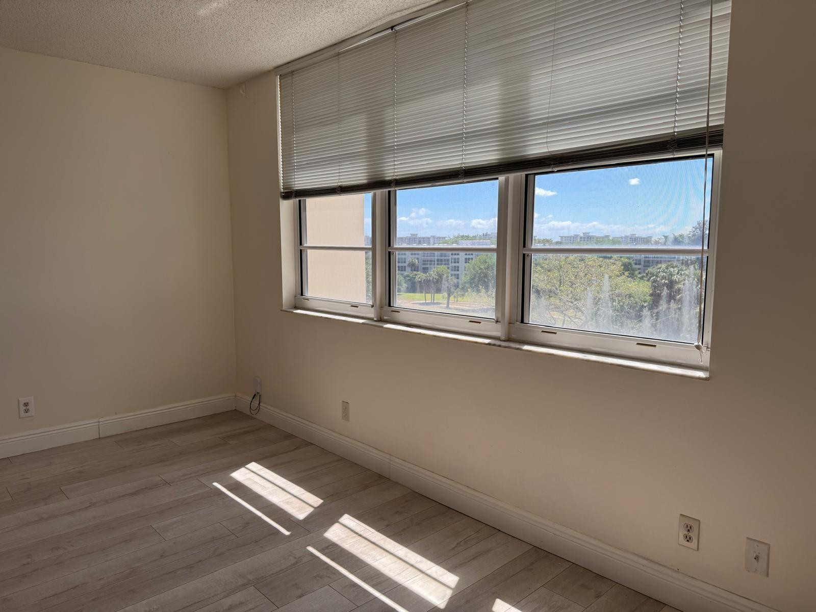 NO 112 PALM-AIRE COUNTRY CLUB - Residential Lease