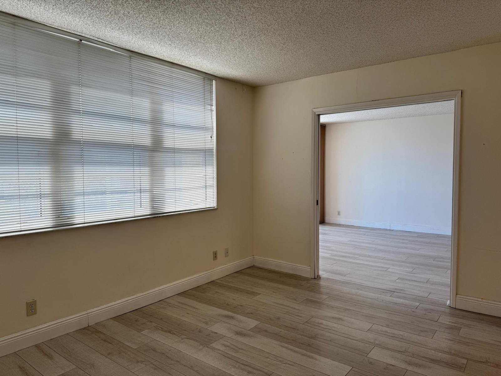 NO 112 PALM-AIRE COUNTRY CLUB - Residential Lease
