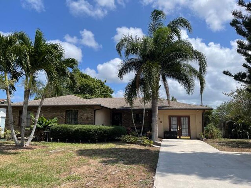 Photo of 248 SE Eyerly Avenue, Port Saint Lucie, FL 34983 (MLS # R10718443)