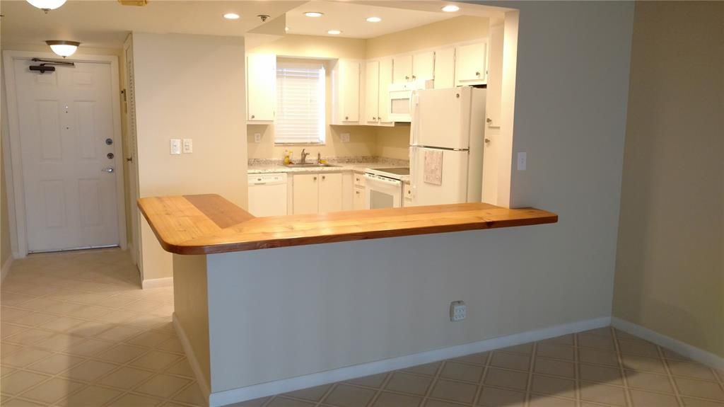 Photo of 3100 W Rolling Hills Cir #502, Davie, FL 33328 (MLS # F10372072)