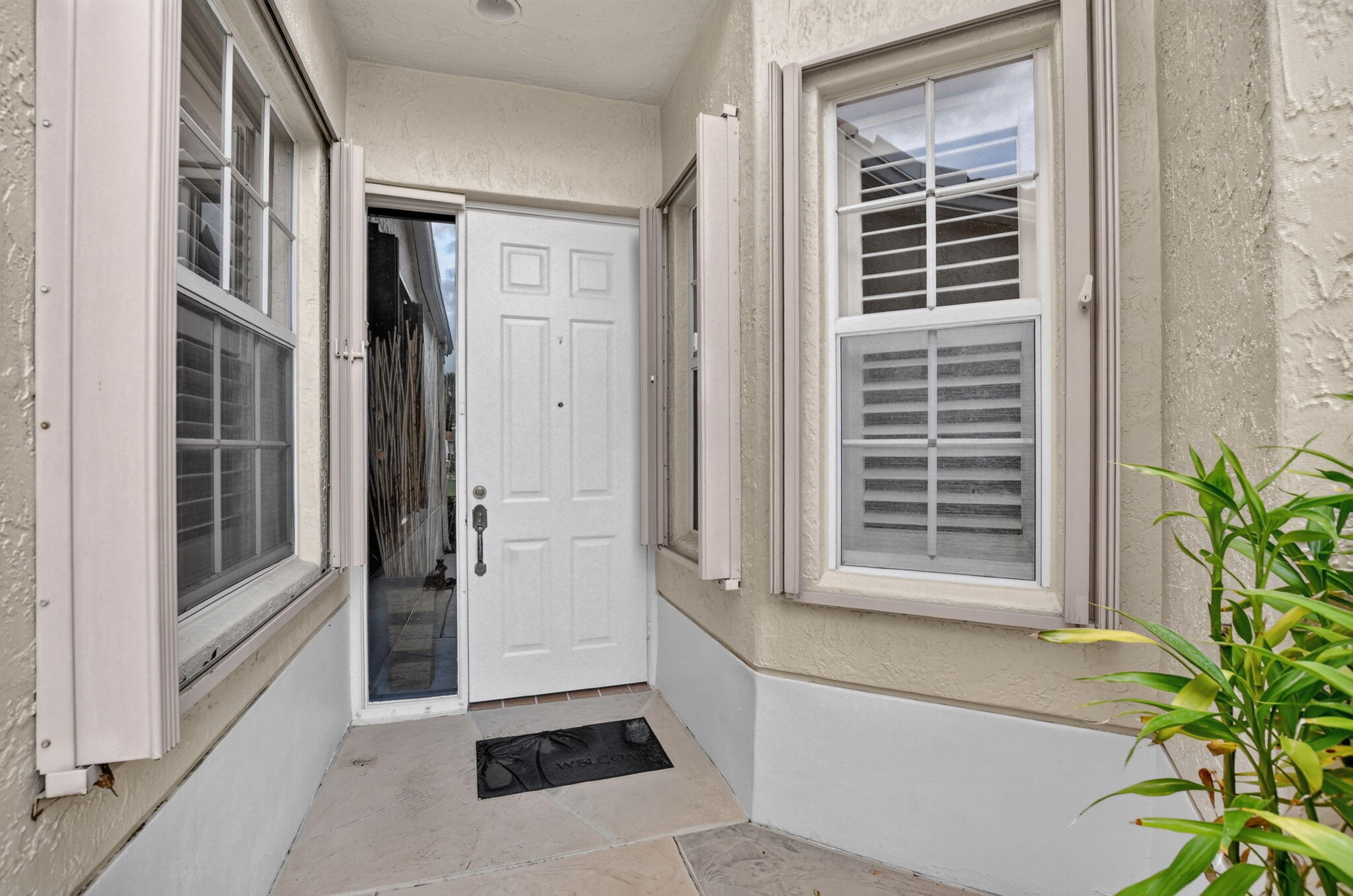 15221 Ixora Road