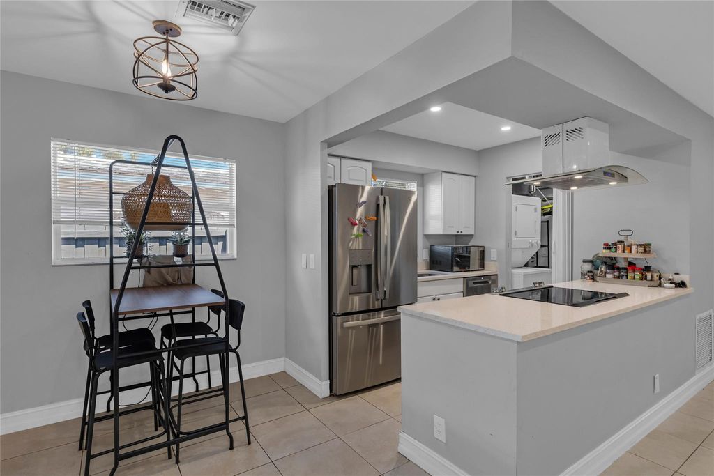 Photo of 1006 NE 18th Street, Fort Lauderdale, FL 33305 (MLS # F10499701)