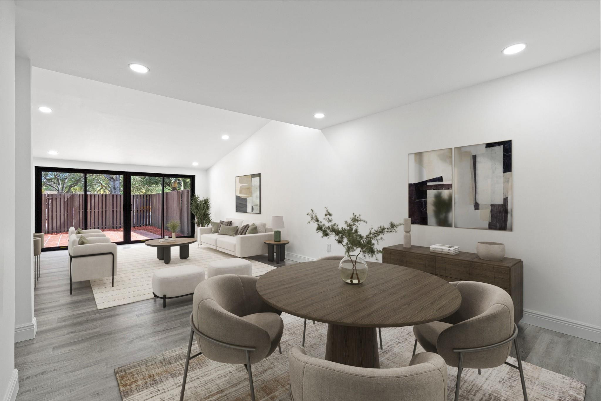 VALENCIA TOWNHOMES - Residential