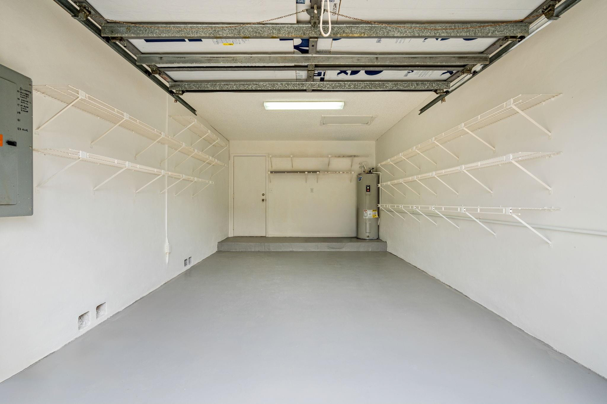 VALENCIA TOWNHOMES - Residential