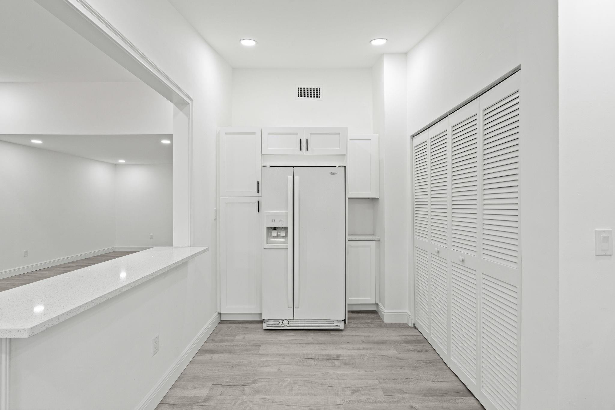 VALENCIA TOWNHOMES - Residential