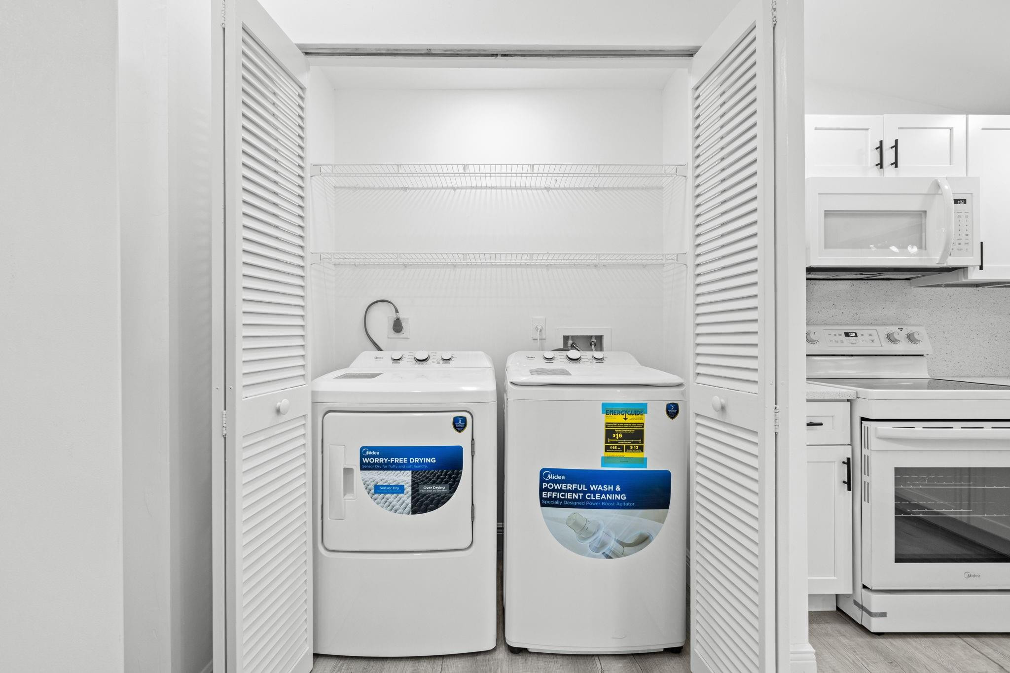 VALENCIA TOWNHOMES - Residential