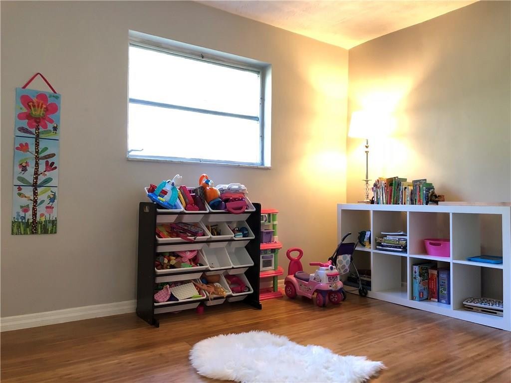 SUNRISE GOLF VILLAGE SEC - Residential