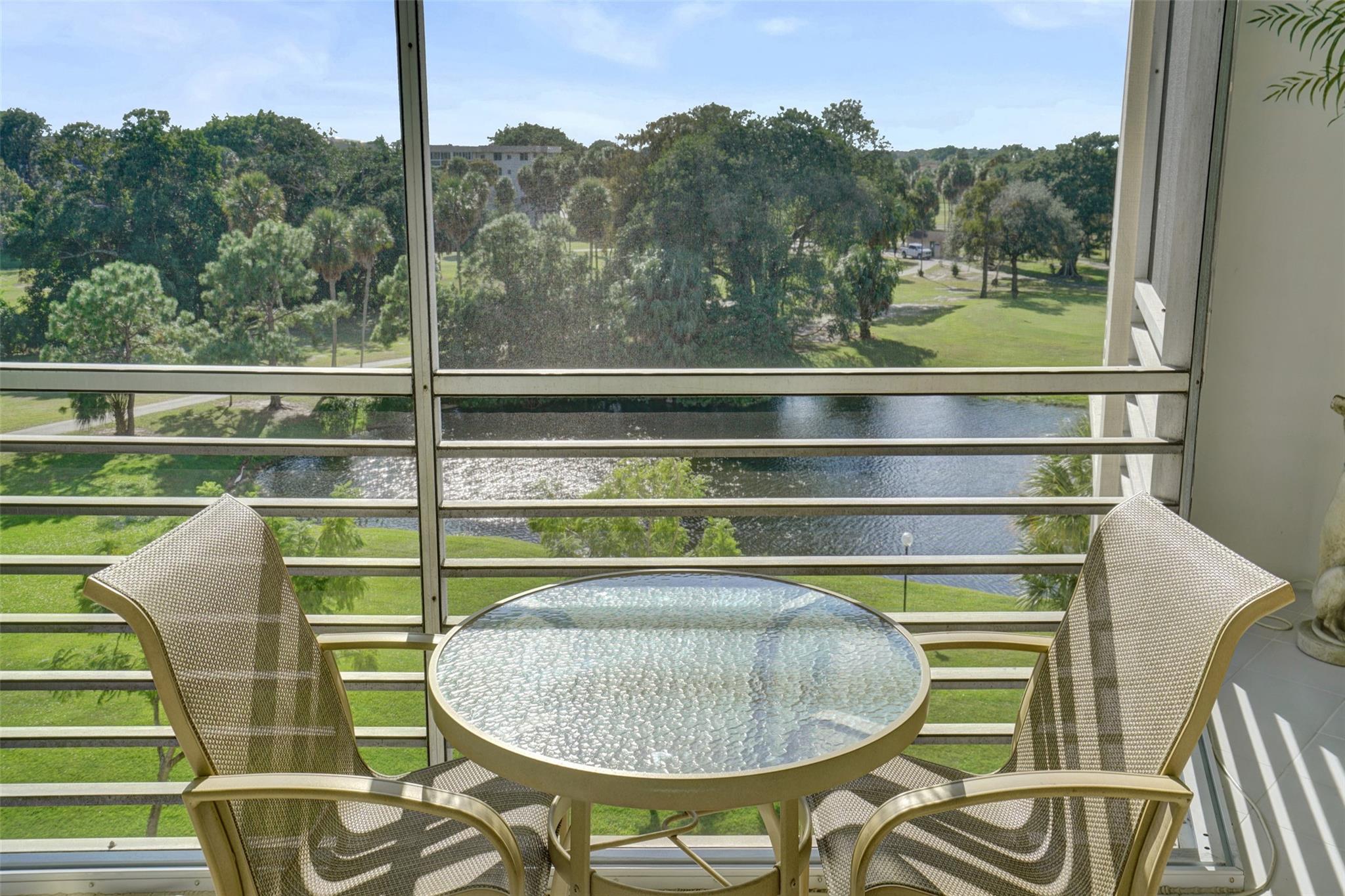 PALM AIRE COUNTRY CLUB - Residential