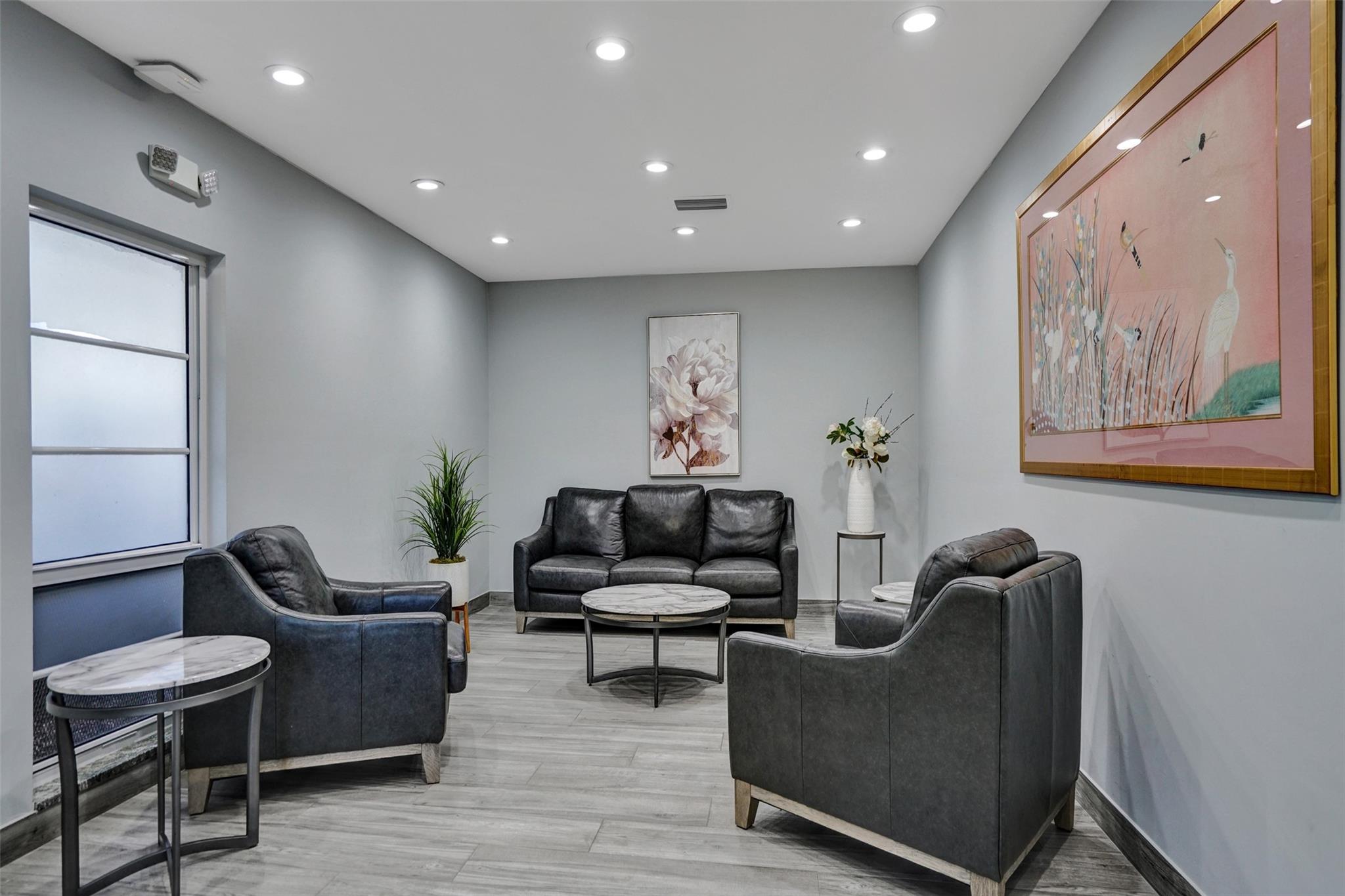 PALM AIRE COUNTRY CLUB - Residential