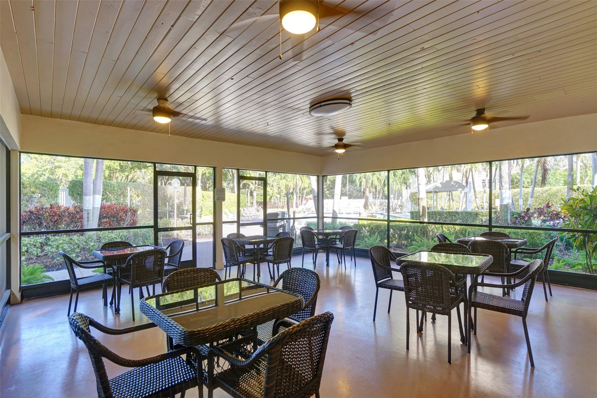 PALM AIRE COUNTRY CLUB - Residential