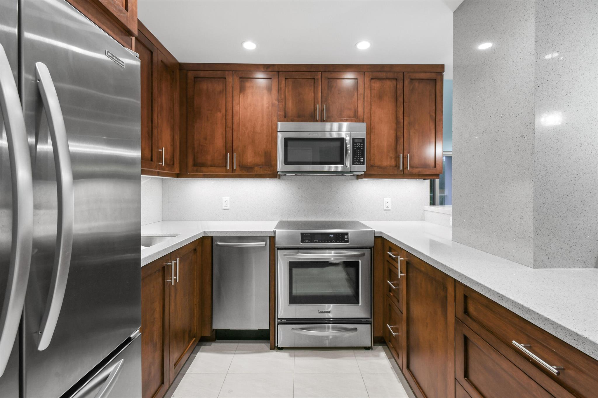 TWENTY TWO NINETY FIVE SO - Residential