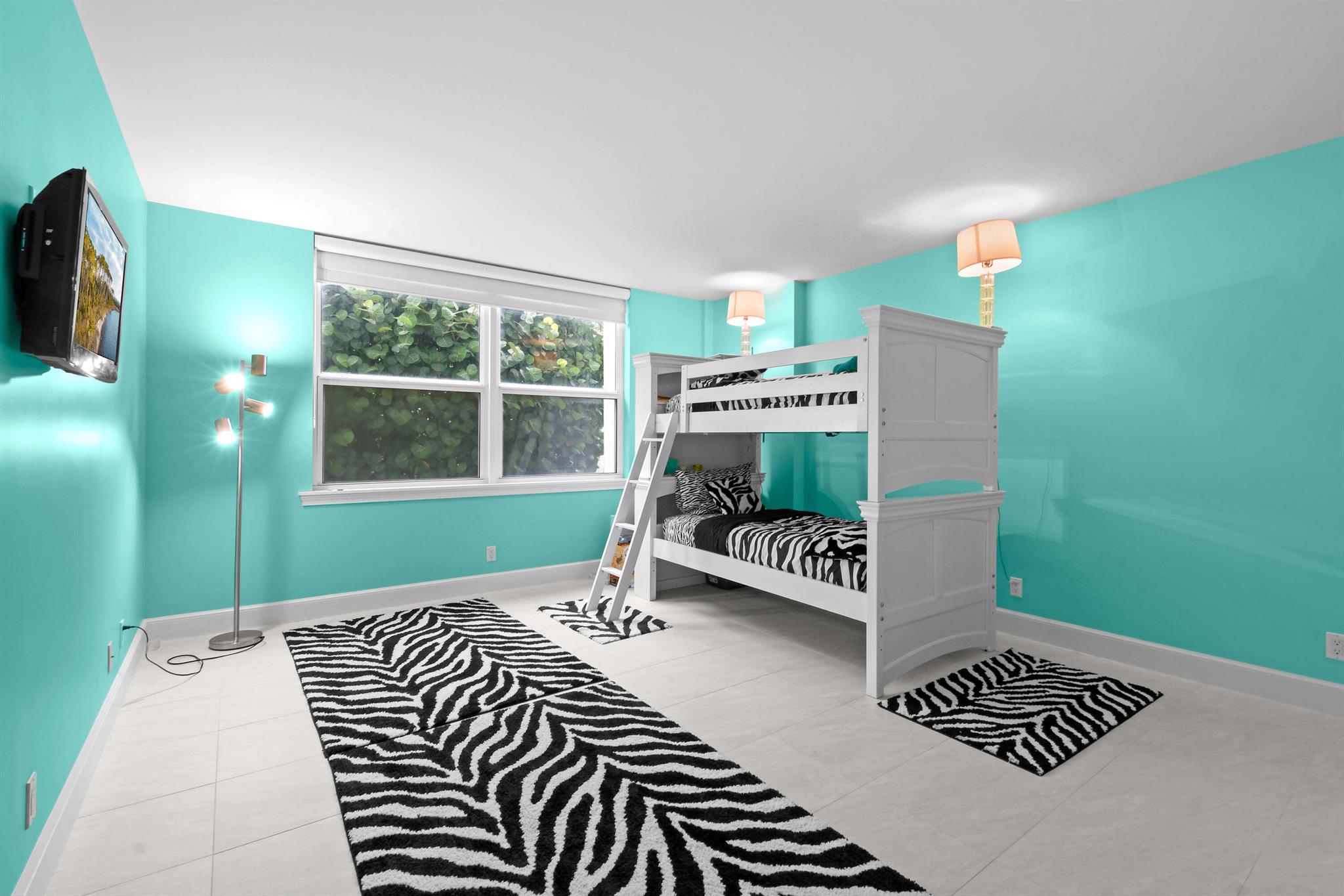 TWENTY TWO NINETY FIVE SO - Residential