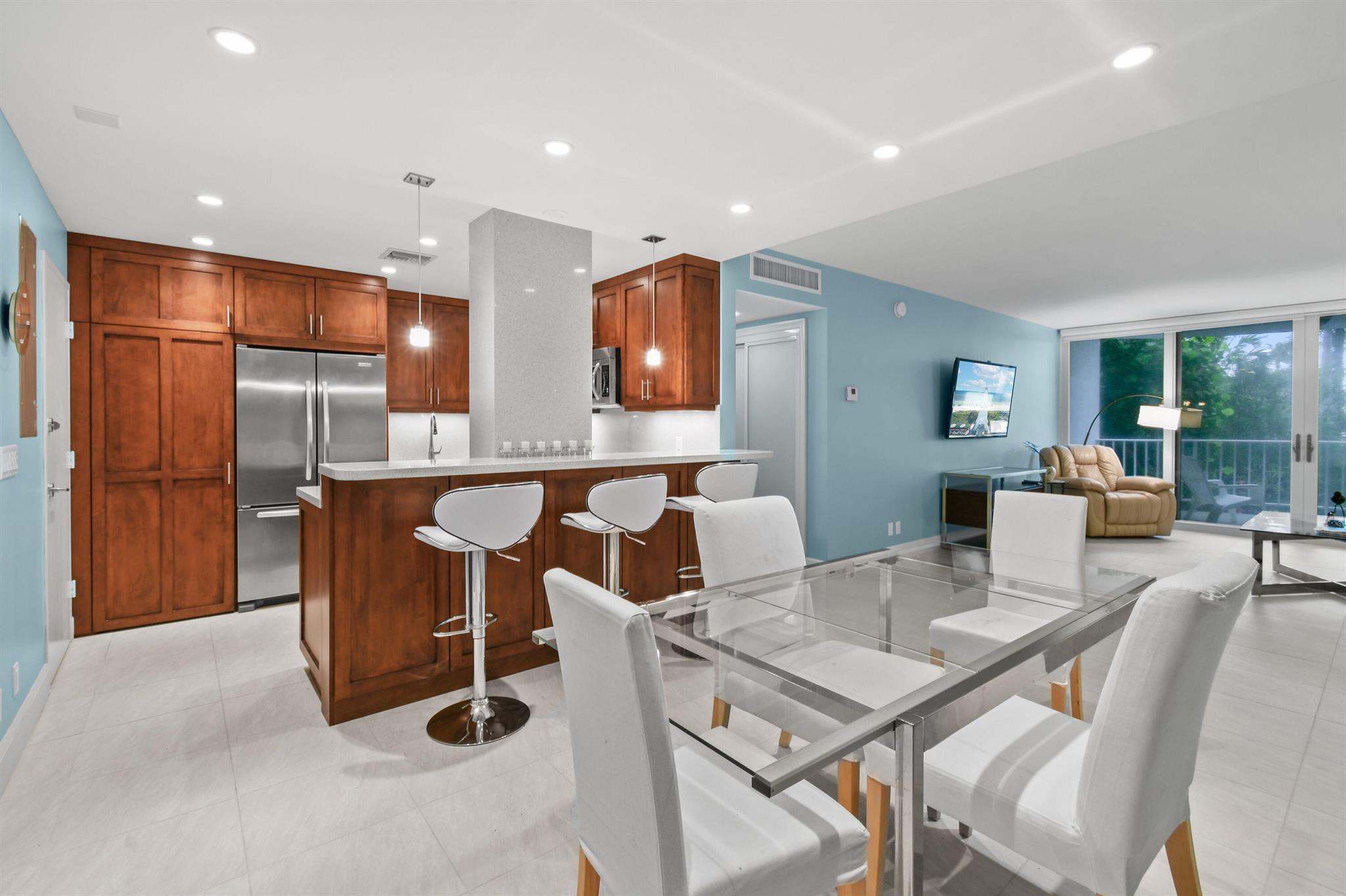TWENTY TWO NINETY FIVE SO - Residential