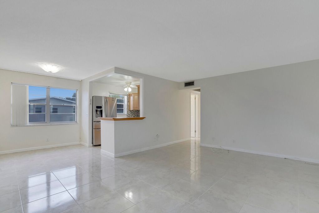 Photo of 136 Somerset G, West Palm Beach, FL 33417 (MLS # B26024039)