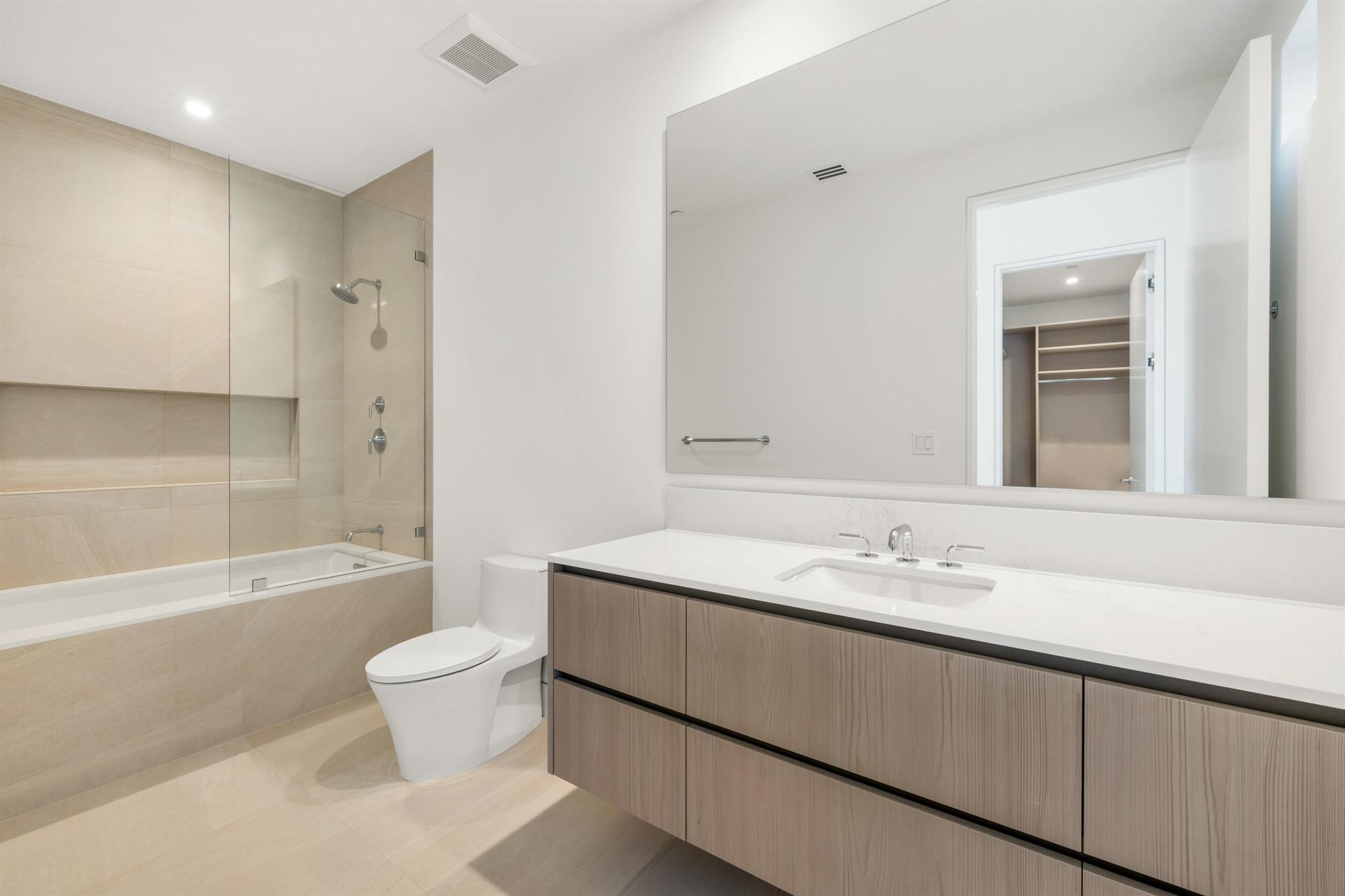 PANTHER NATIONAL AT AVENI - Residential