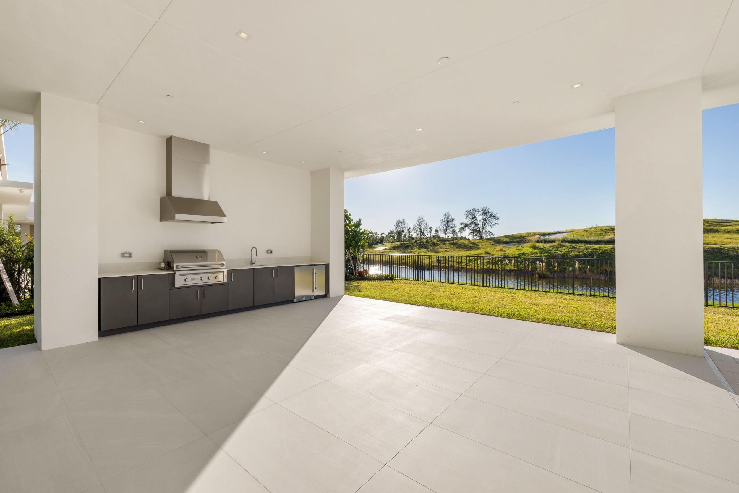 PANTHER NATIONAL AT AVENIR POD - Residential